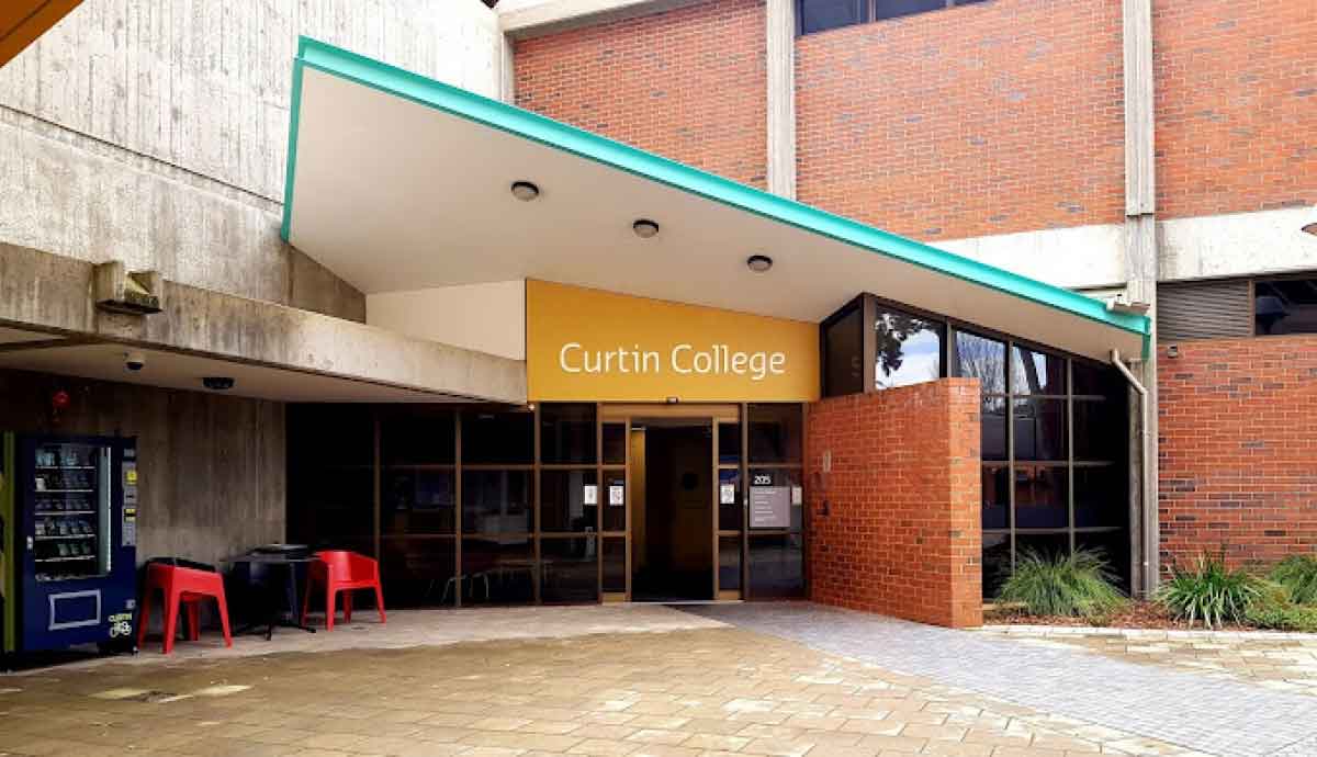 Curtin College