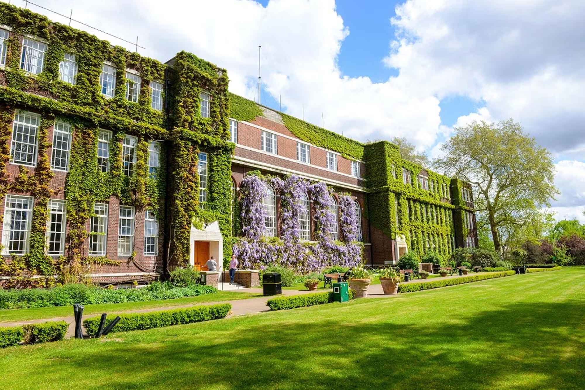 Regent's University London